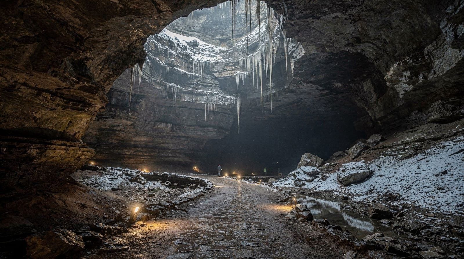 Cueva de Lipa cerca de Cetinje: qué muestra realmente la visita guiada