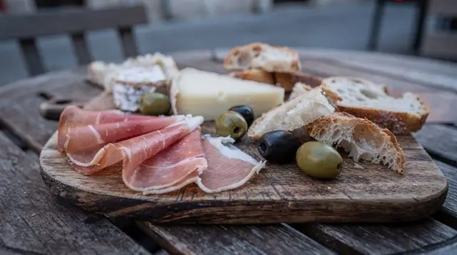 Njeguši pršut and cheese: tasting the real thing on the road to Lovćen