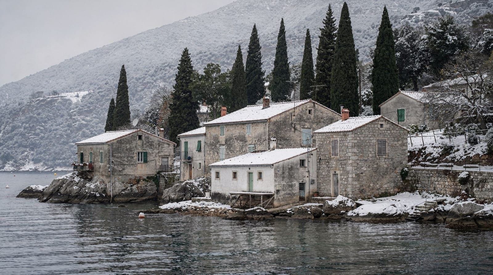 Stoliv y los pueblos de Vrmac: la Boka de Kotor sin multitudes